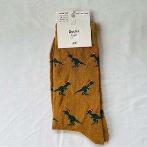 NWT Beige H&M Dino Santa Patterned Novelty Socks Men’s Size 10-11.5